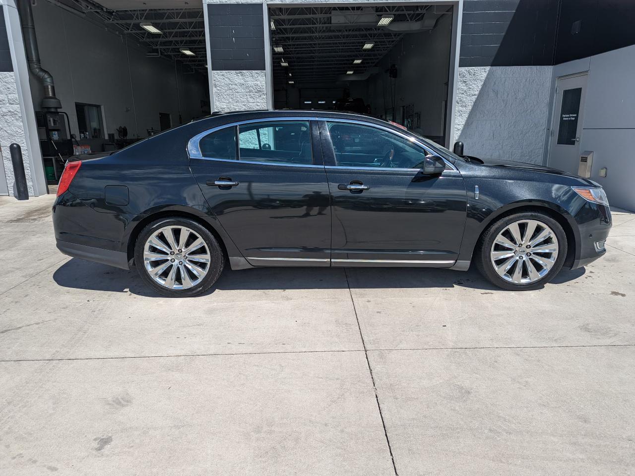 2013 Lincoln MKS Base