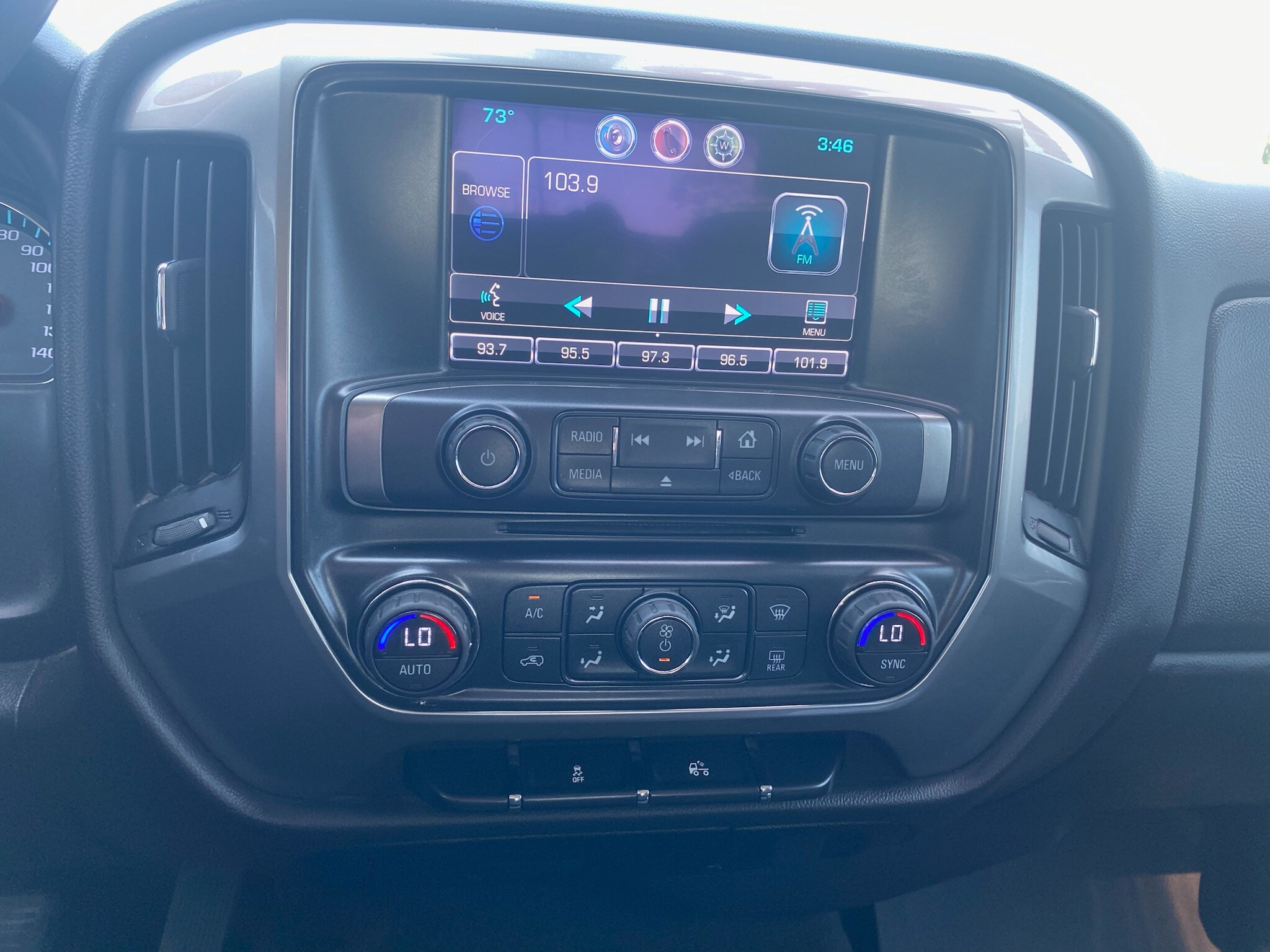 2014 Chevrolet Silverado 1500 photo 3