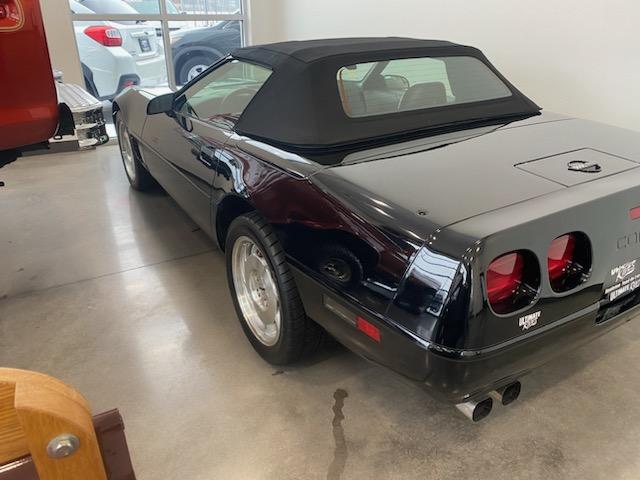 1995 Chevrolet Corvette Convertible Base photo 3
