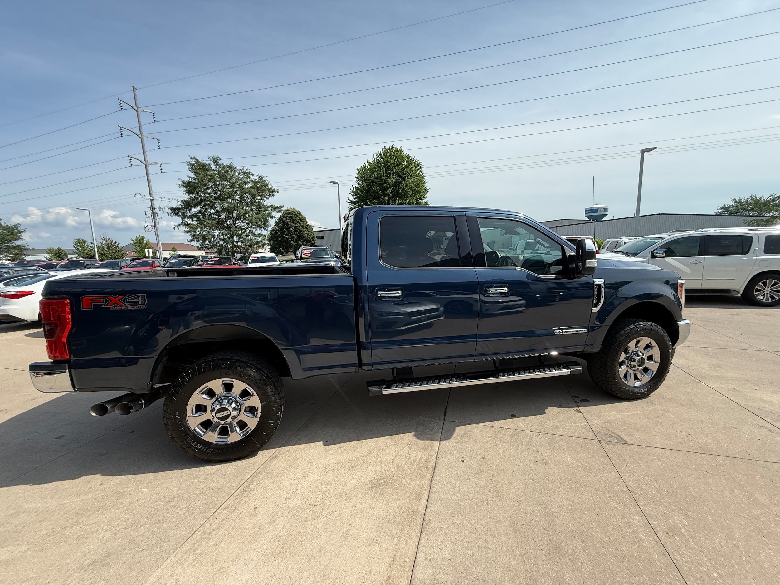 View vehicle photo 7