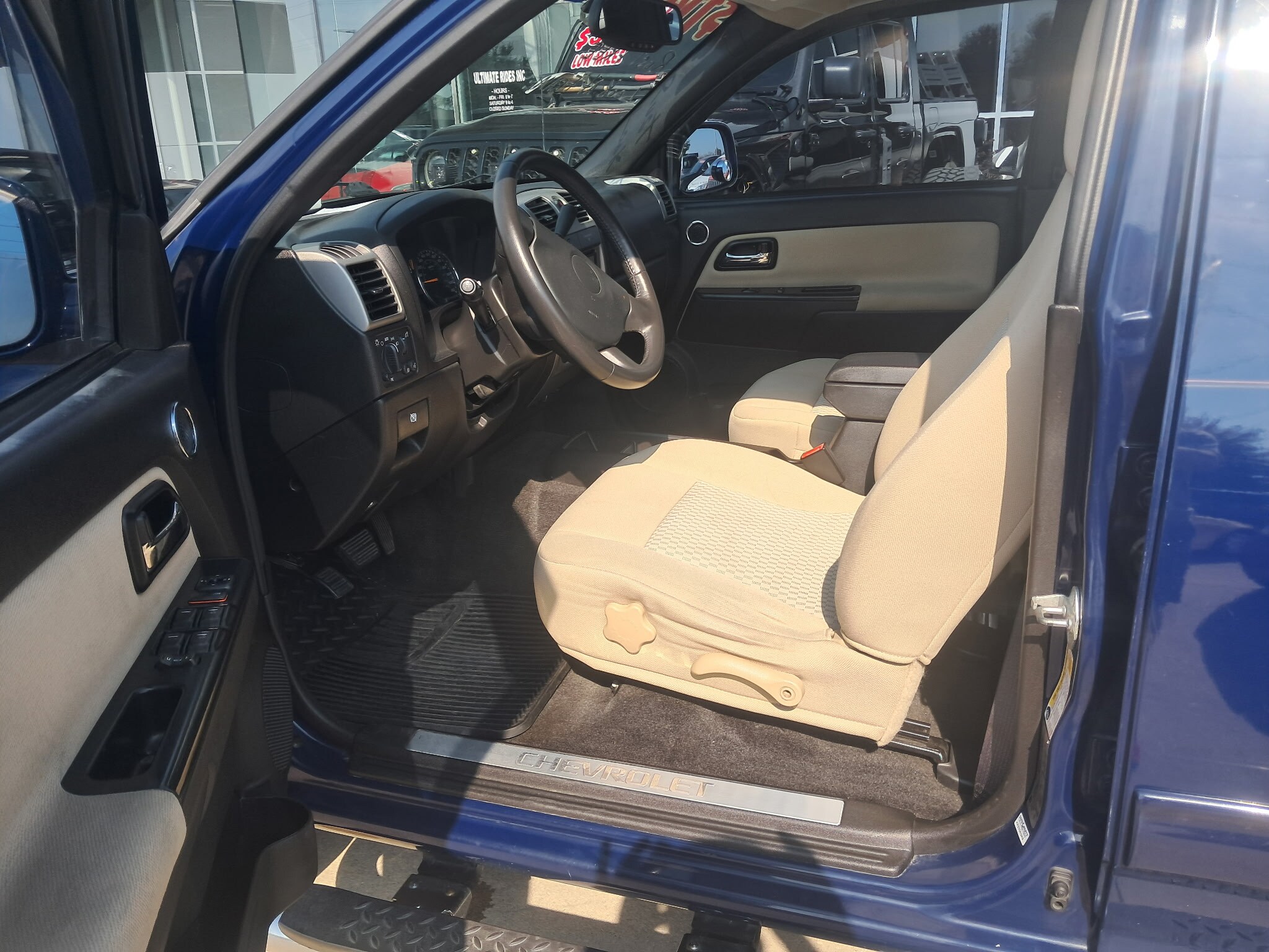 2012 Chevrolet Colorado photo 2