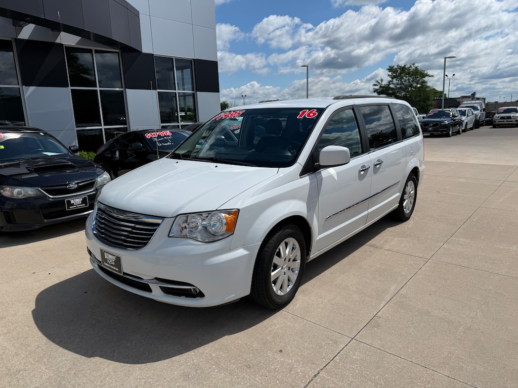 Used 2016 Chrysler Town & Country Touring Van LWB Passenger Van