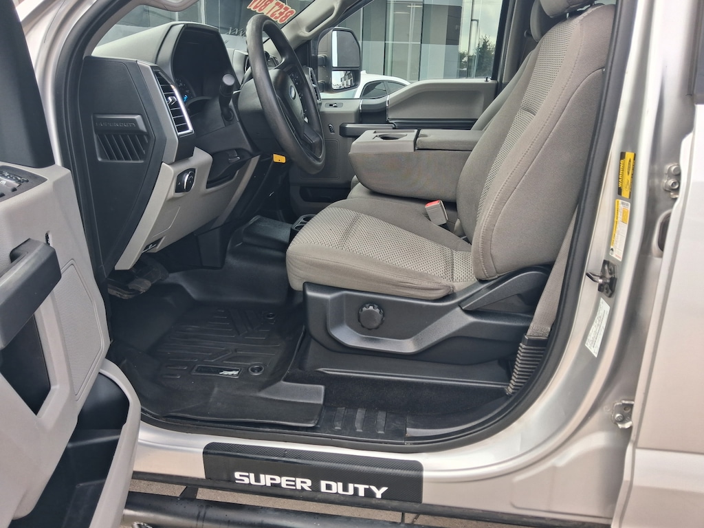 Used 2018 Ford F-250 XLT Truck Crew Cab