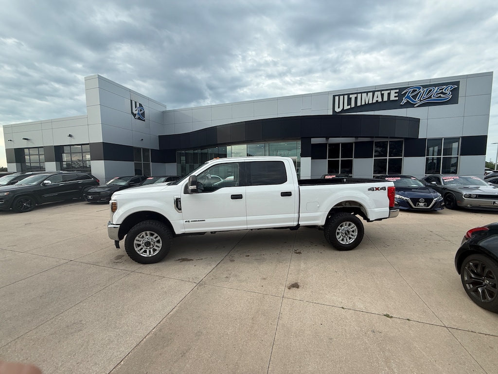 Used 2019 Ford F-250 XLT Truck Crew Cab