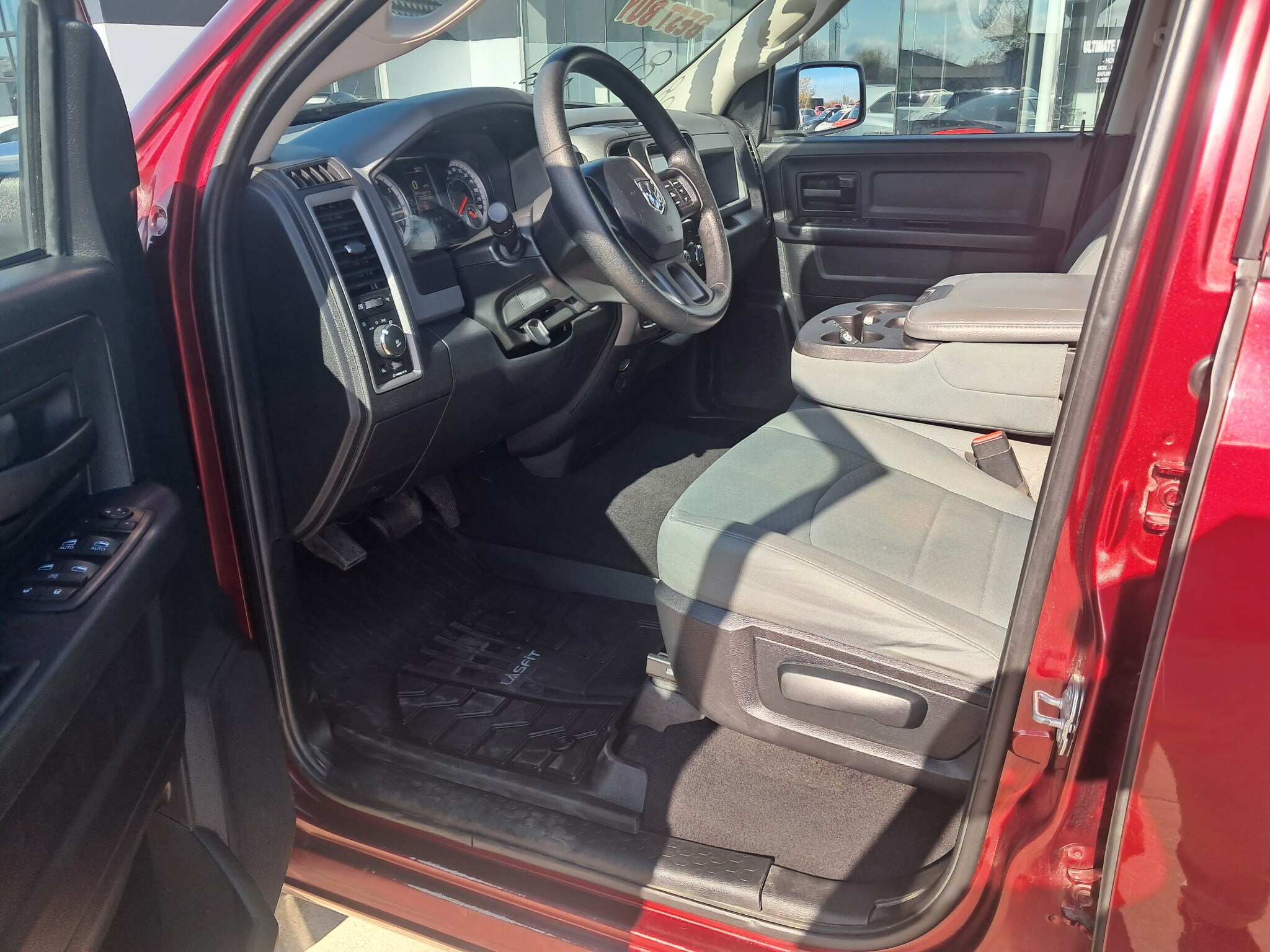 2016 Ram 1500 ST photo 3