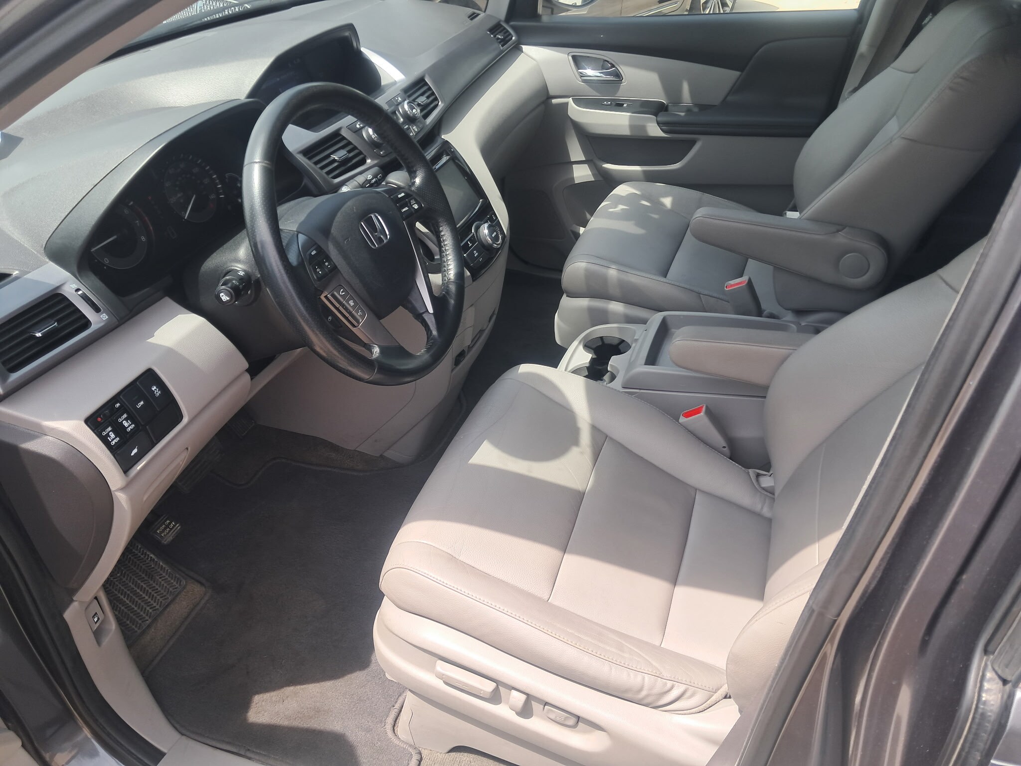 2014 Honda Odyssey EX-L photo 2