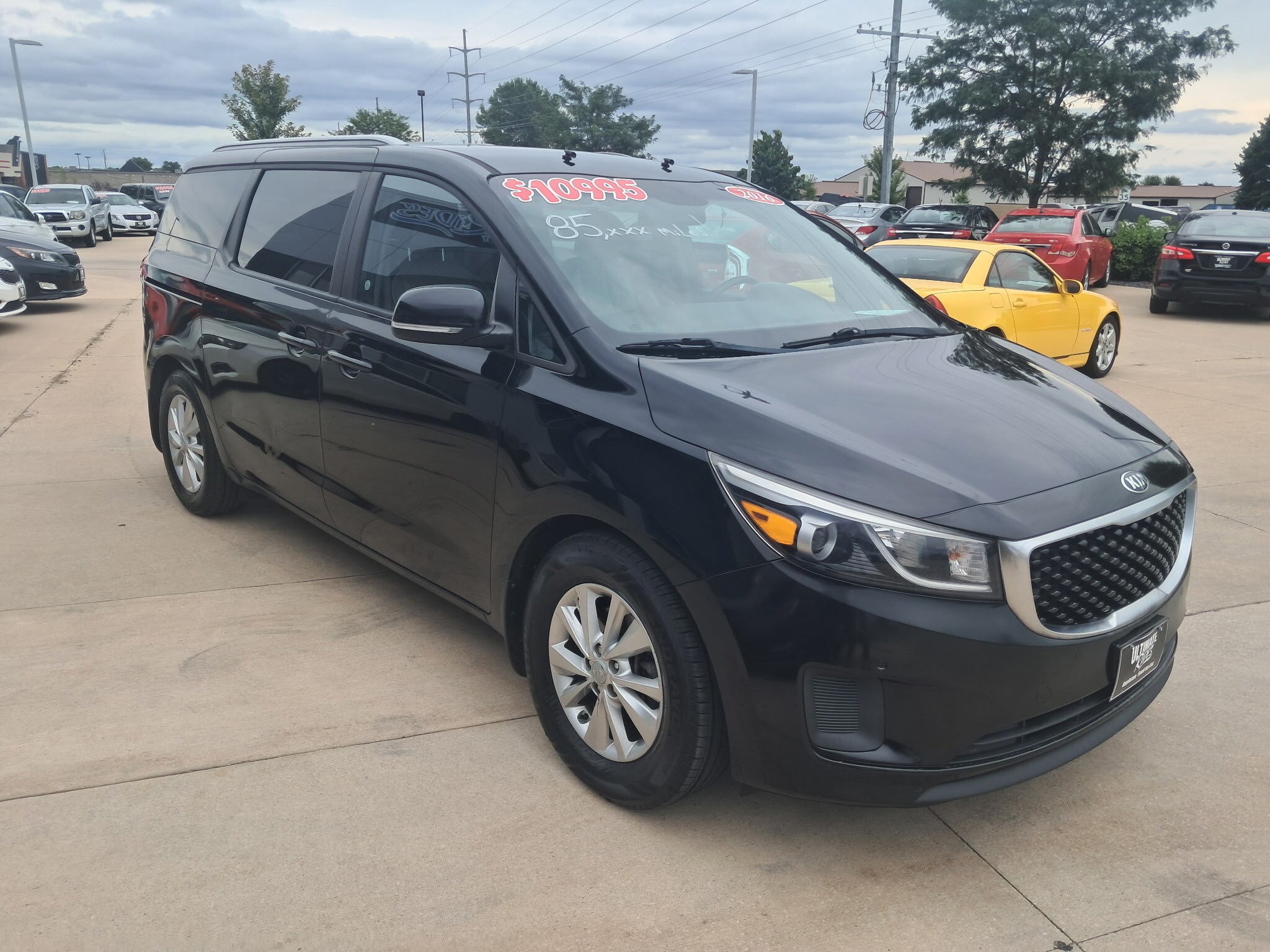 2016 Kia Sedona LX photo 2