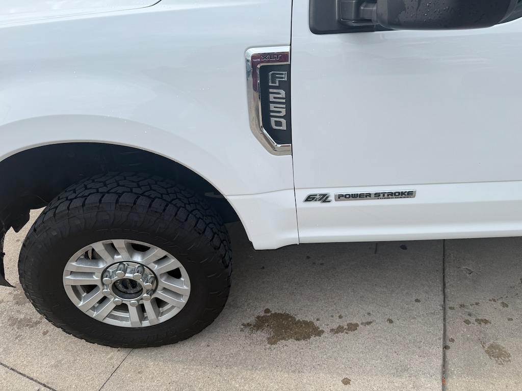 Used 2019 Ford F-250 XLT Truck Crew Cab