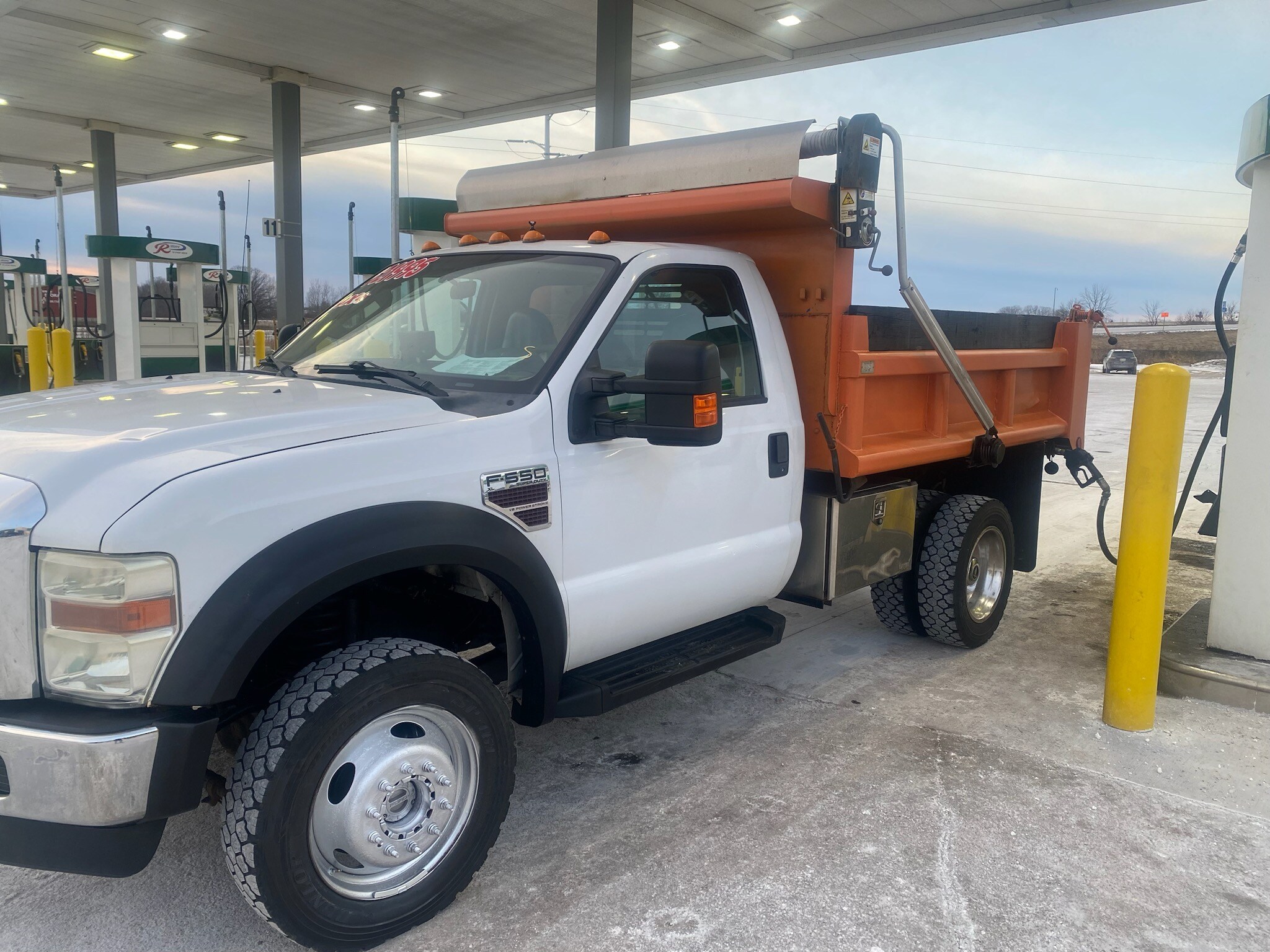 2008 Ford F-550 XL photo 3