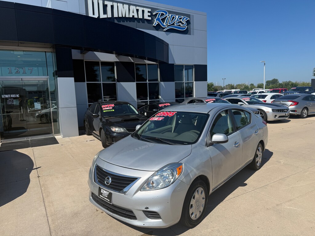 Used 2014 Nissan Versa SV Sedan