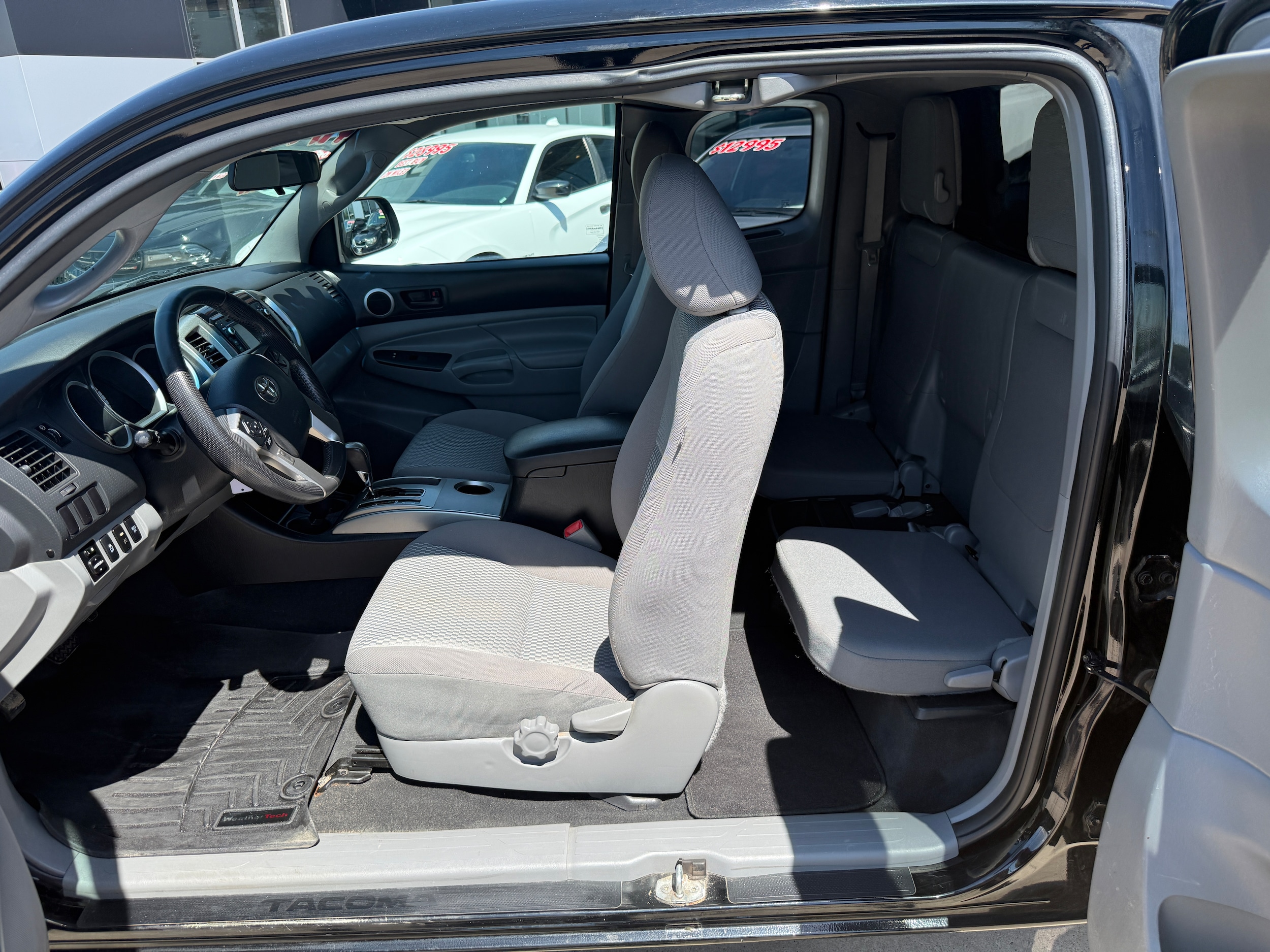 View vehicle photo 5
