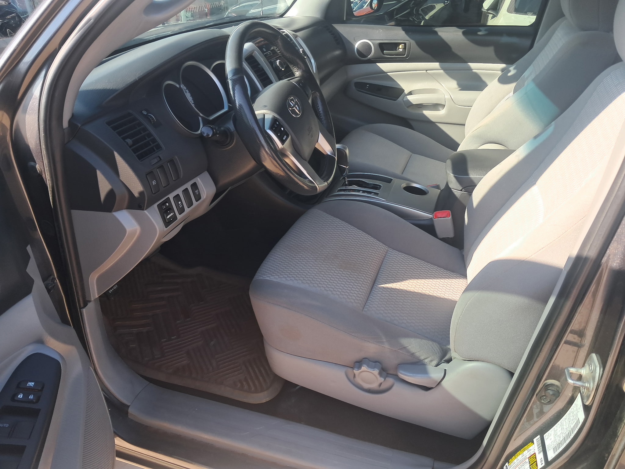 2012 Toyota Tacoma V6 Double Cab 4x4 photo 3