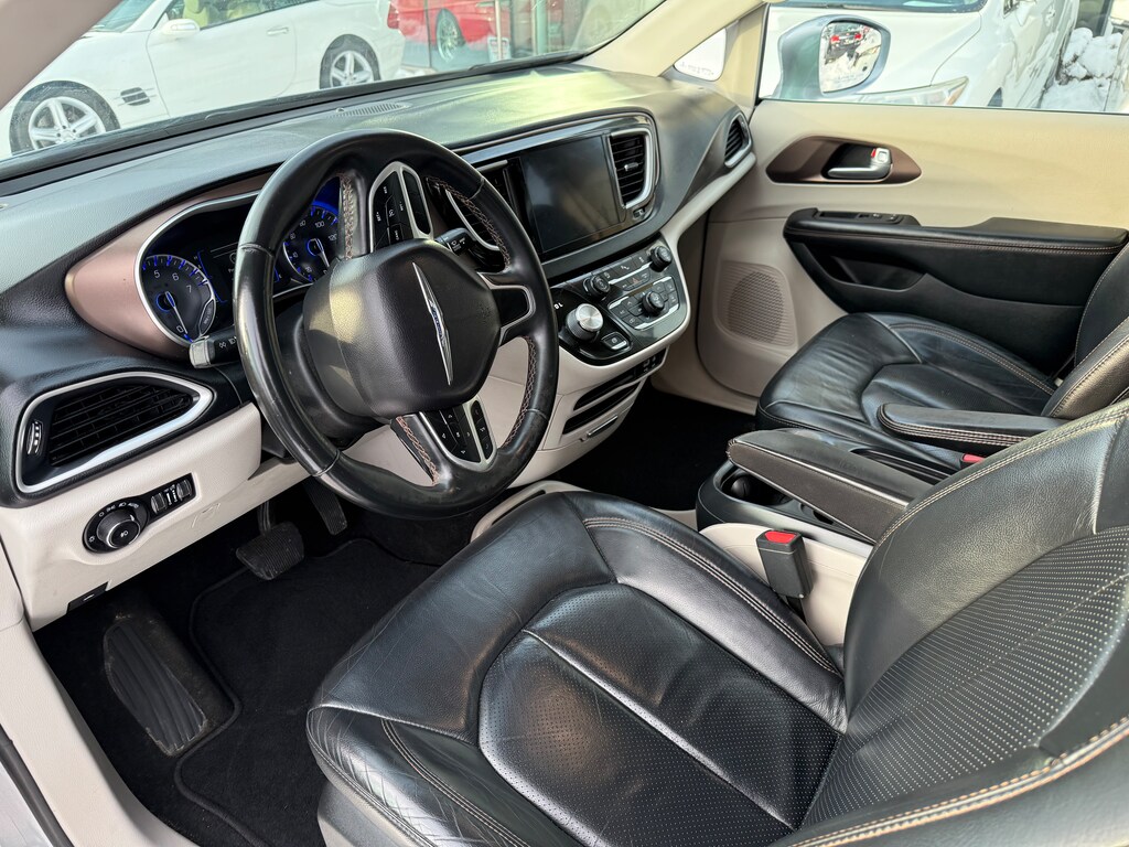 Used 2018 Chrysler Pacifica Touring L Van
