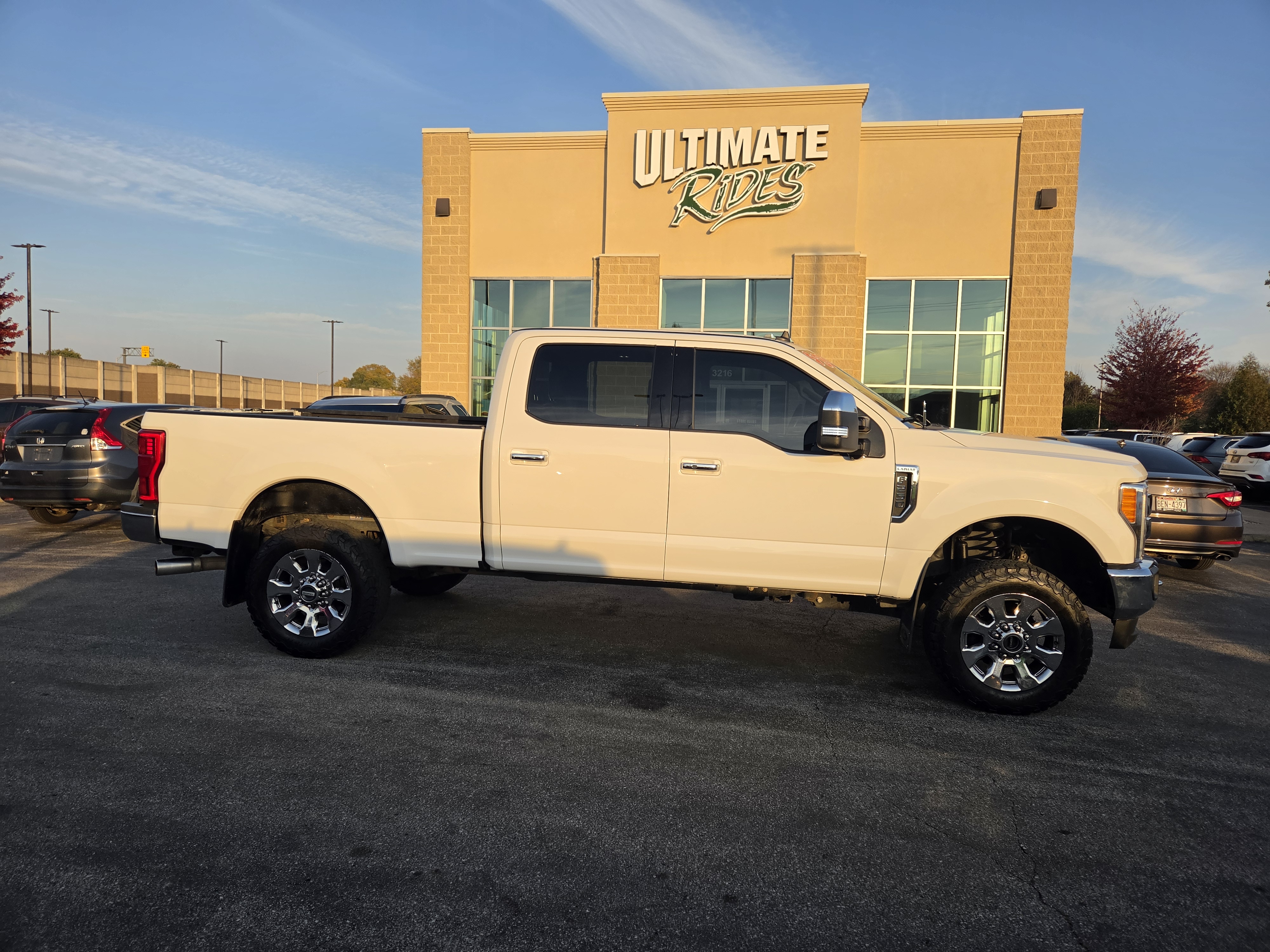 Used 2019 Ford F-250 LARIAT Truck Crew Cab