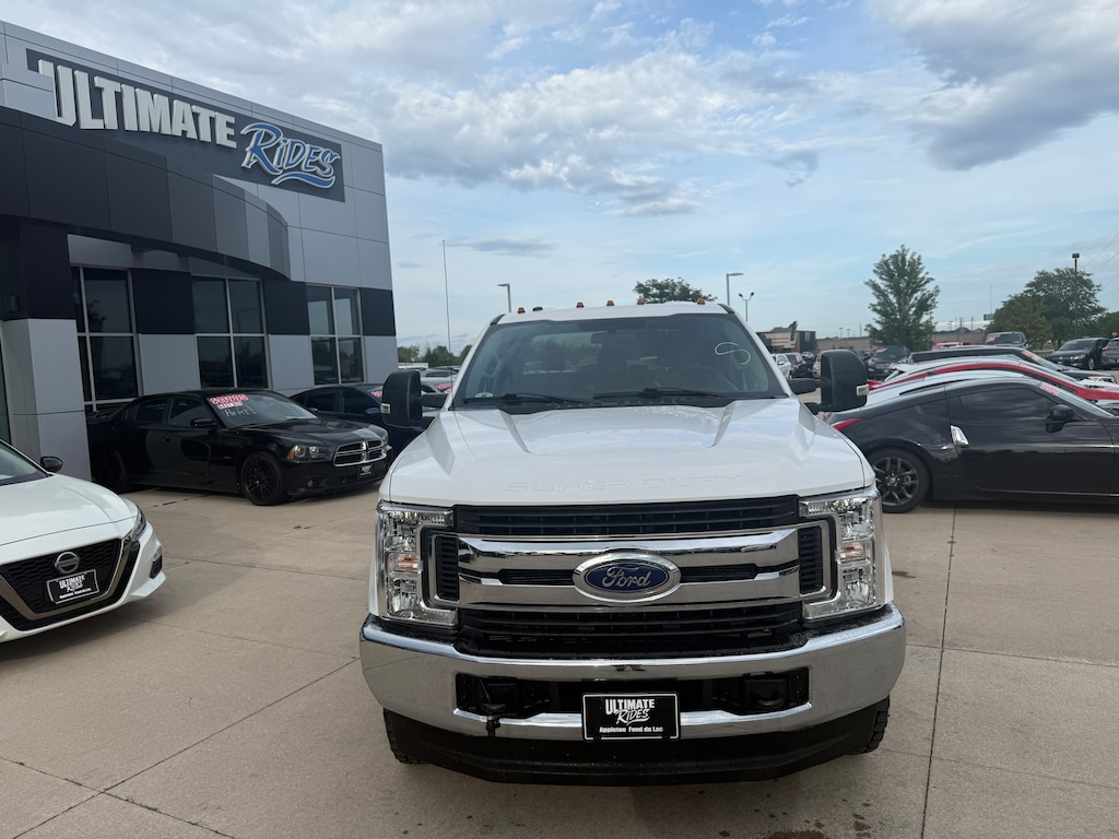 Used 2019 Ford F-250 XLT Truck Crew Cab