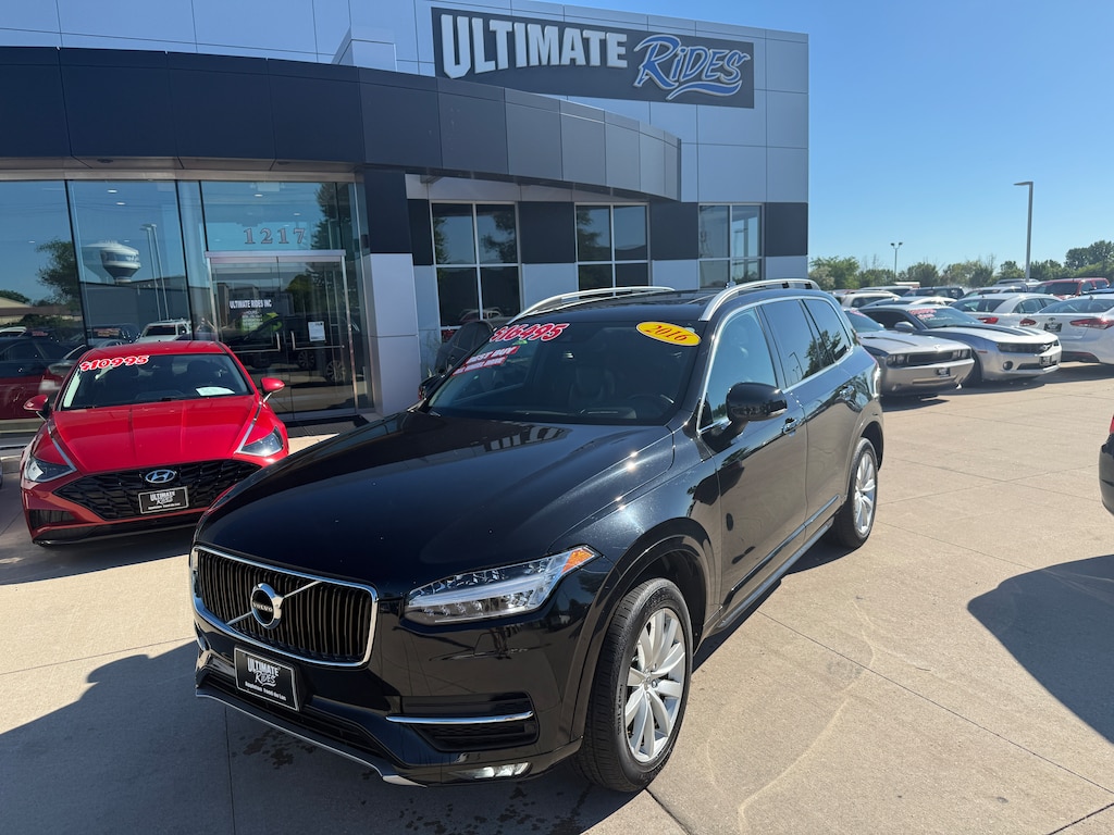 Used 2016 Volvo XC90 T5 Momentum AWD SUV