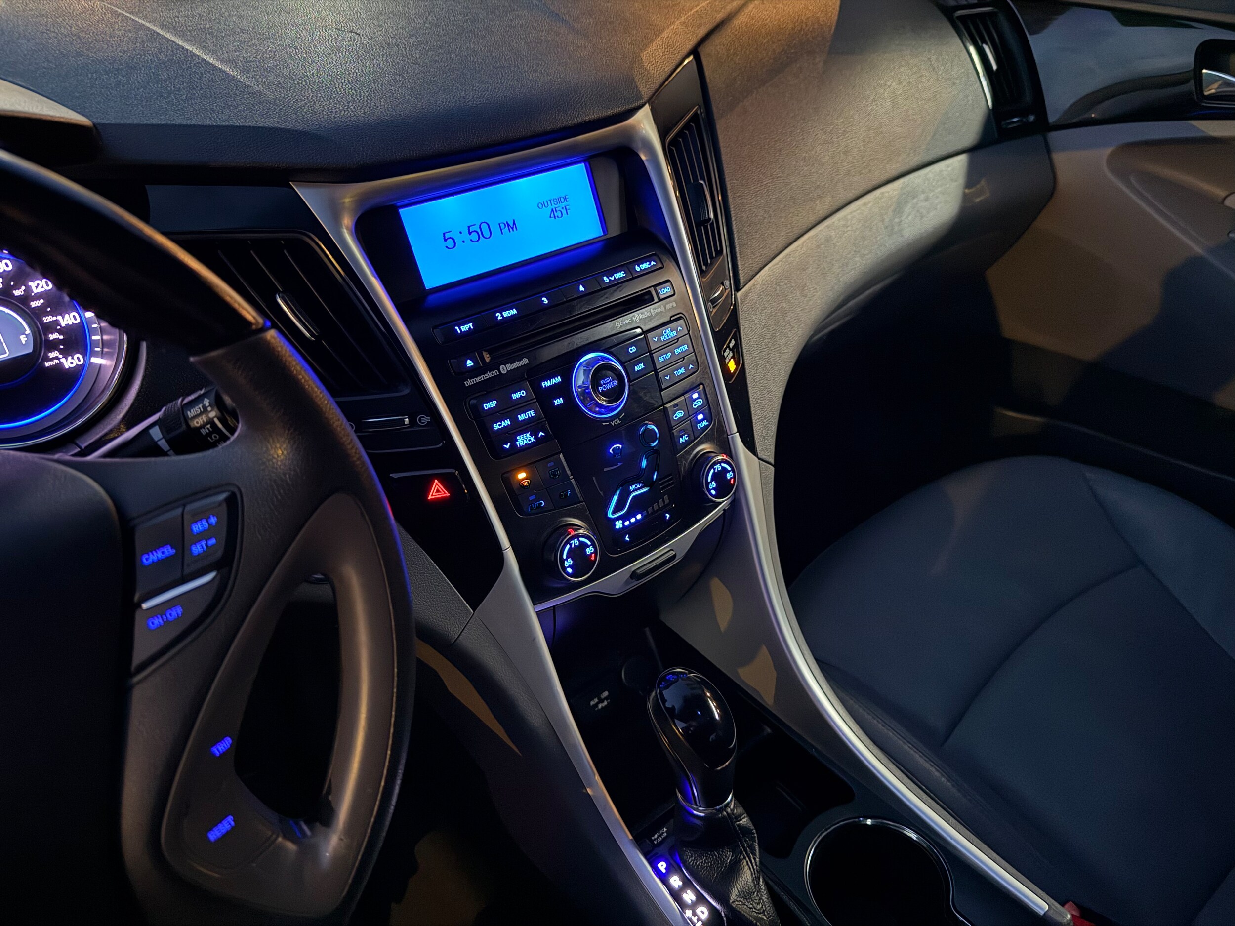 2011 Hyundai Sonata SE photo 3