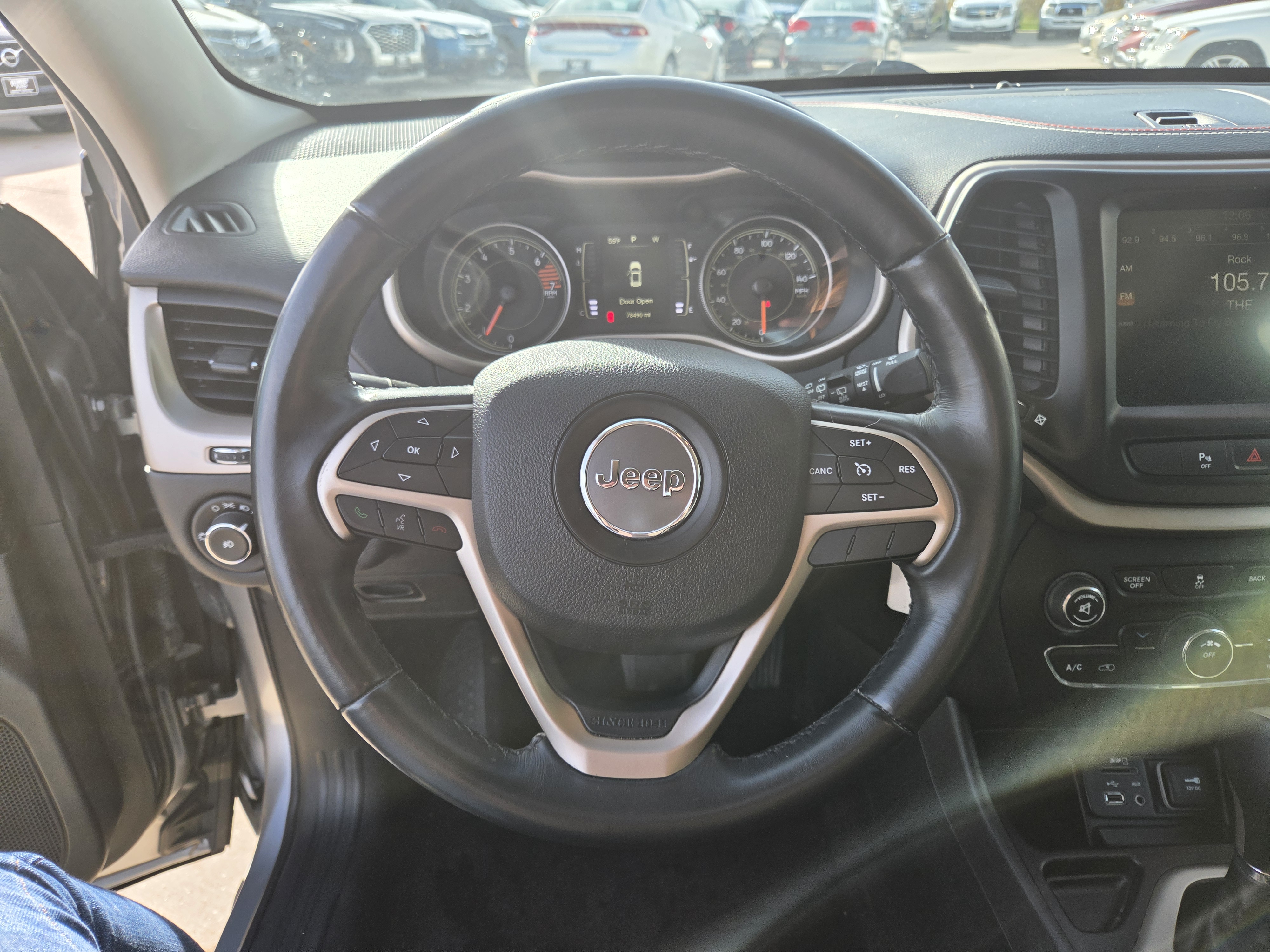 Used 2016 Jeep Cherokee Latitude FWD SUV