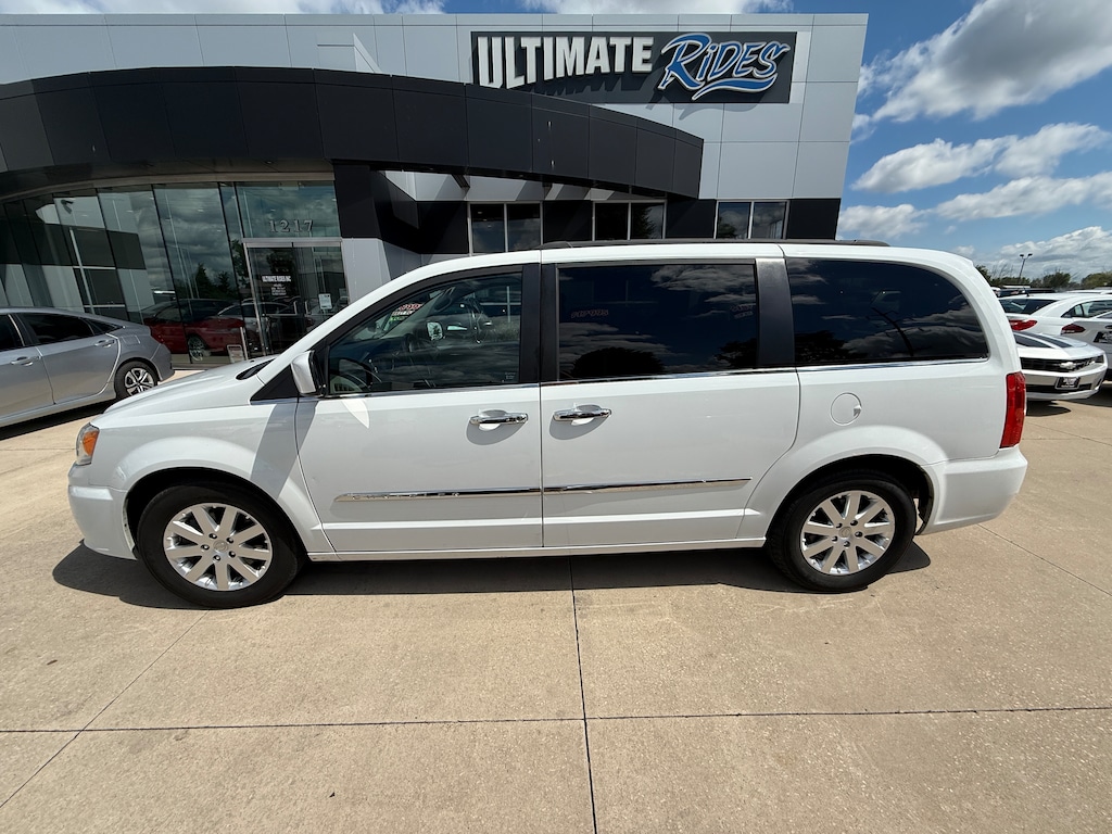 Used 2016 Chrysler Town & Country Touring Van LWB Passenger Van