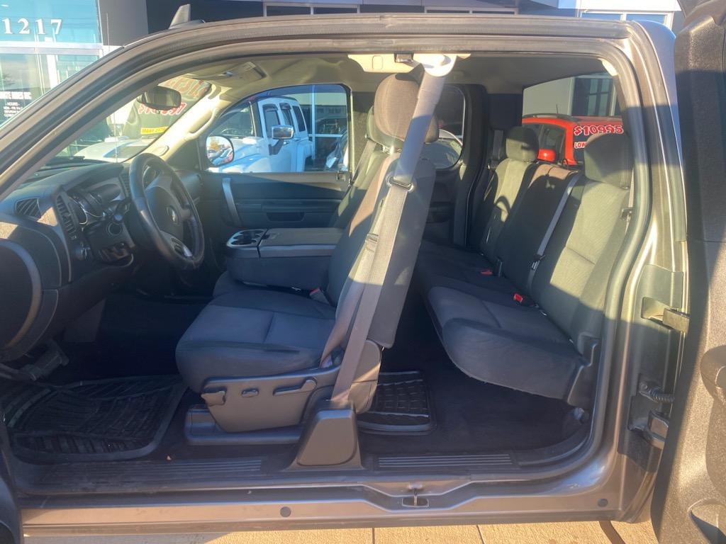 2013 Chevrolet Silverado LTZ photo 3