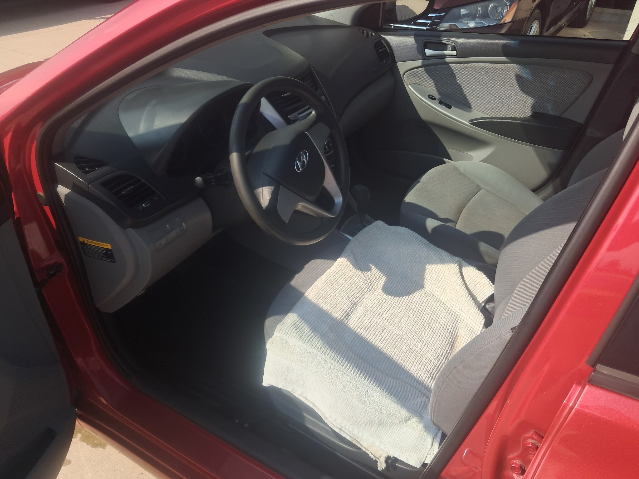 2013 Hyundai Accent GLS GS photo 4