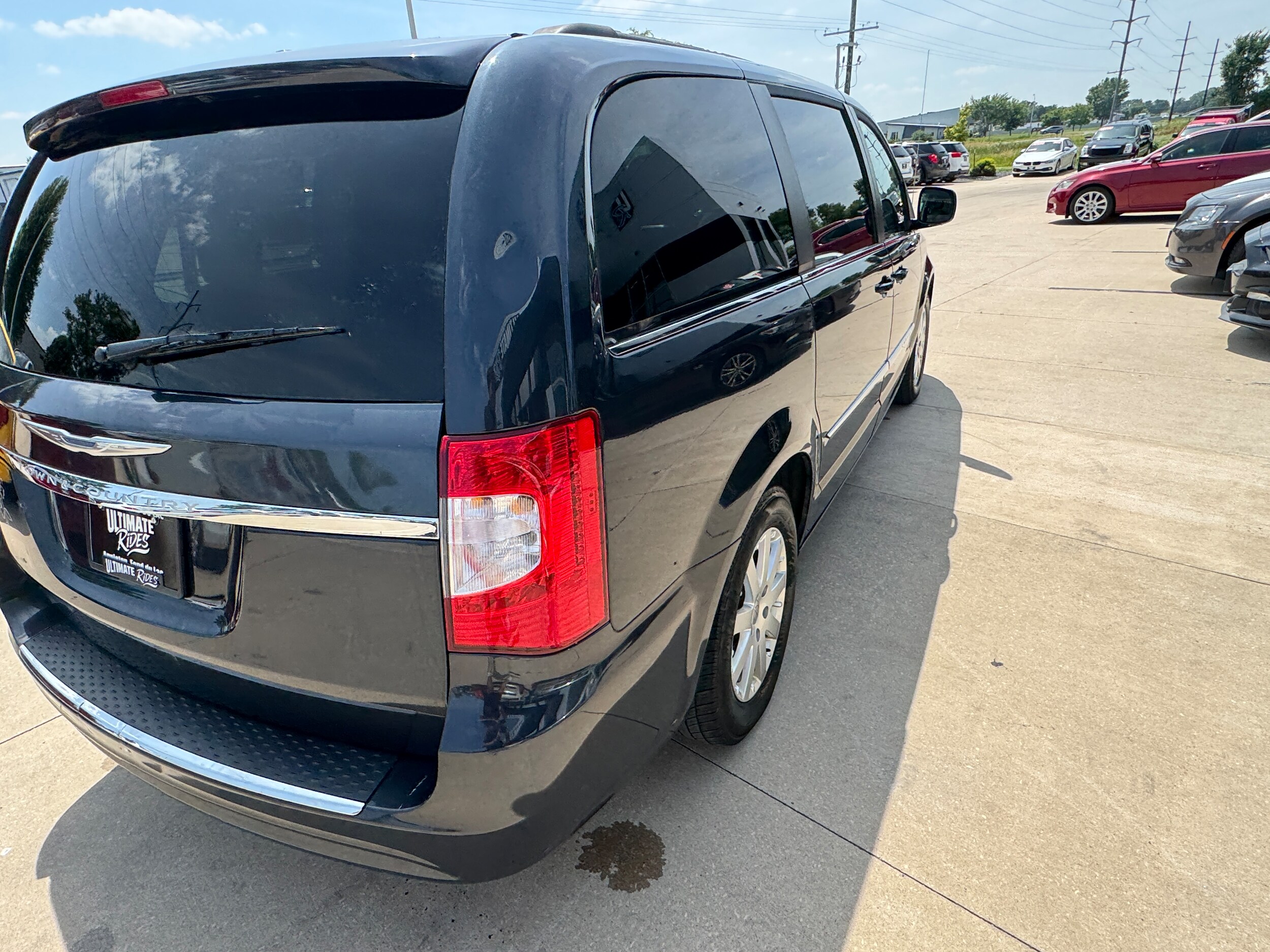 2014 Chrysler Town & Country Touring photo 4