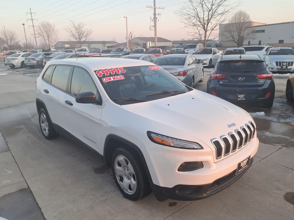 Used 2016 Jeep Cherokee Sport SUV