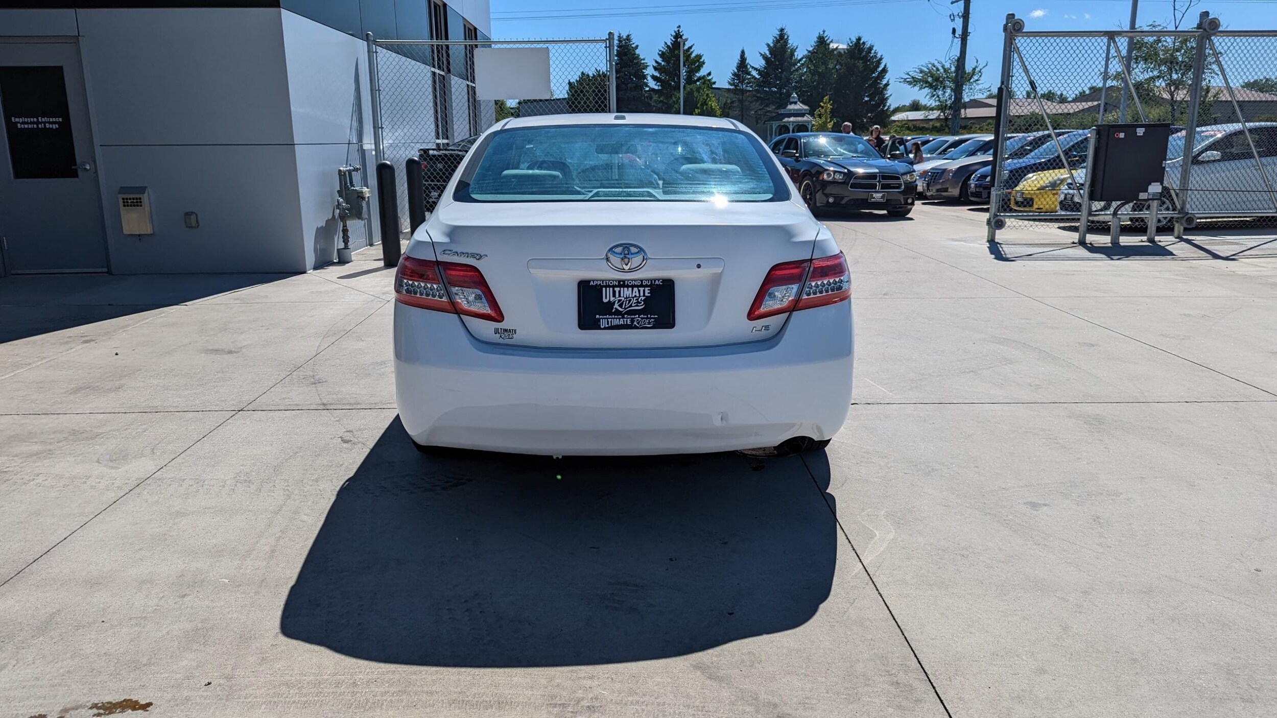 2011 Toyota Camry LE photo 2