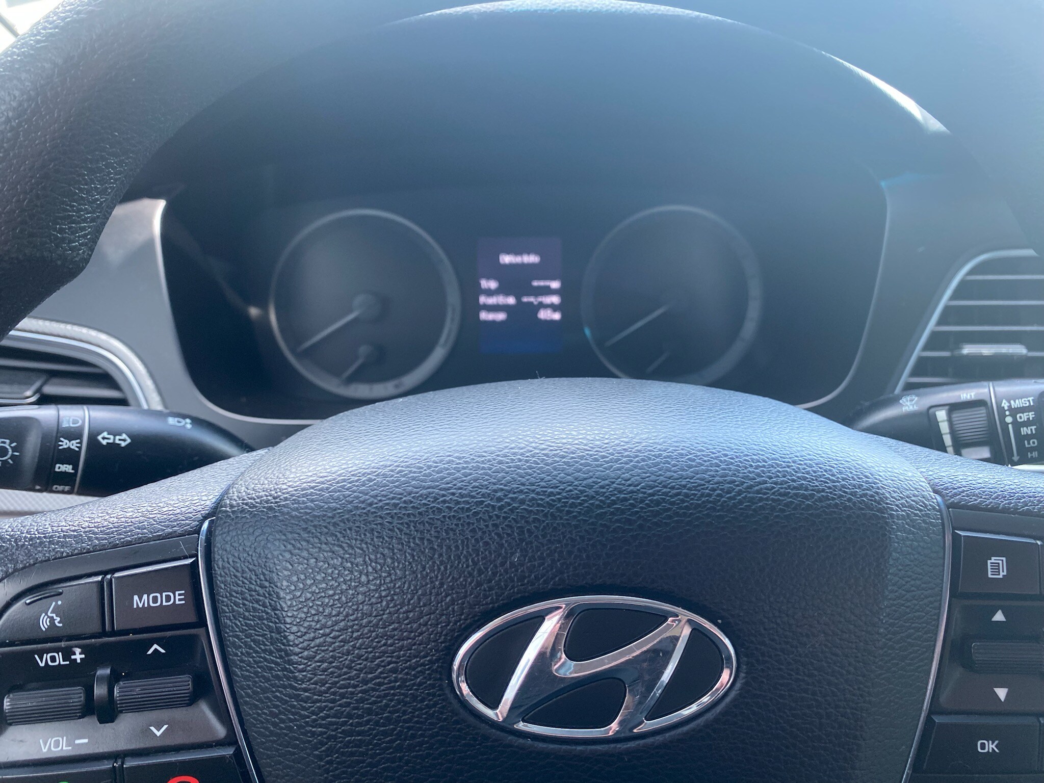2015 Hyundai Sonata SE photo 2