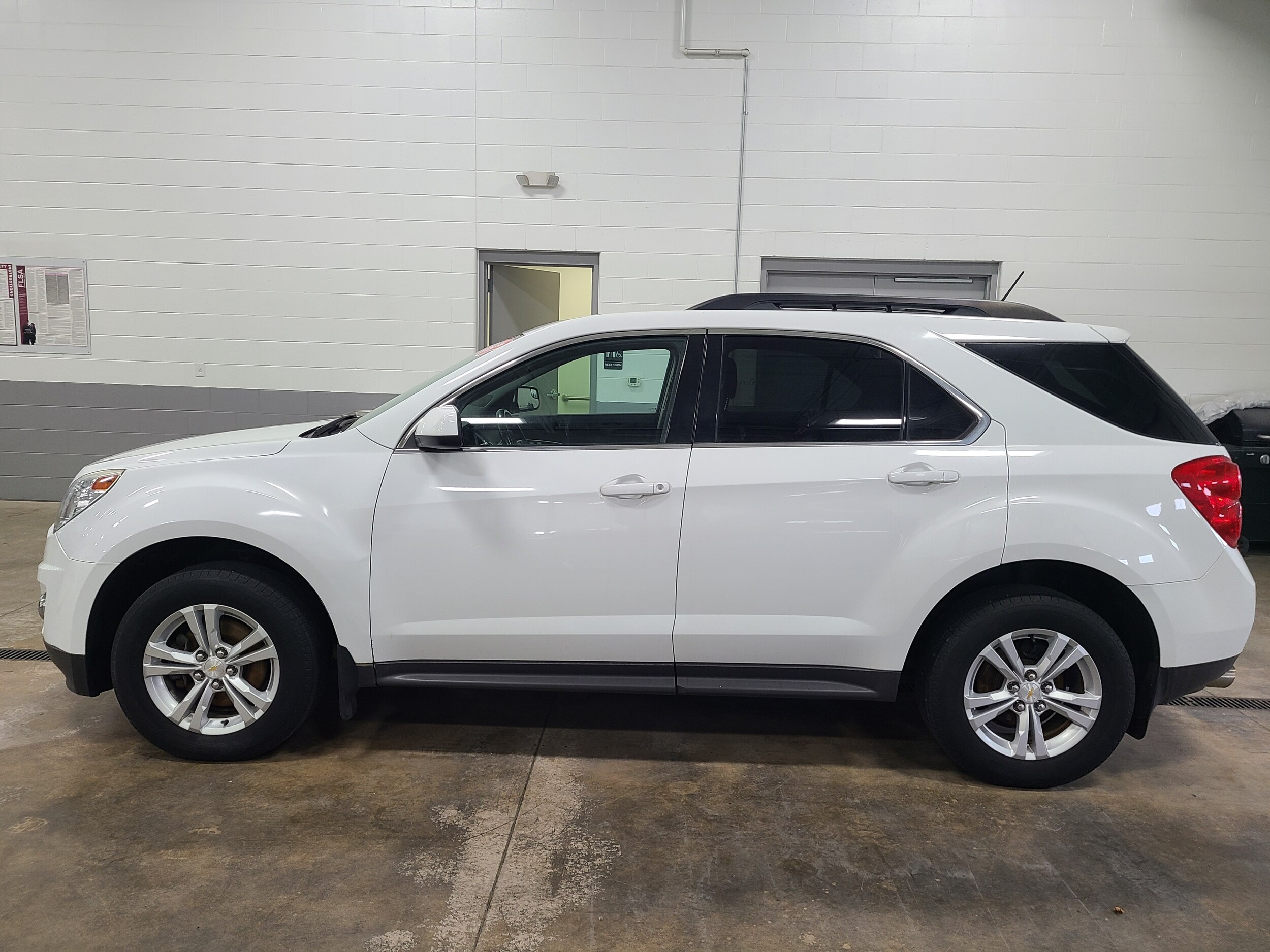 2013 Chevrolet Equinox photo 2