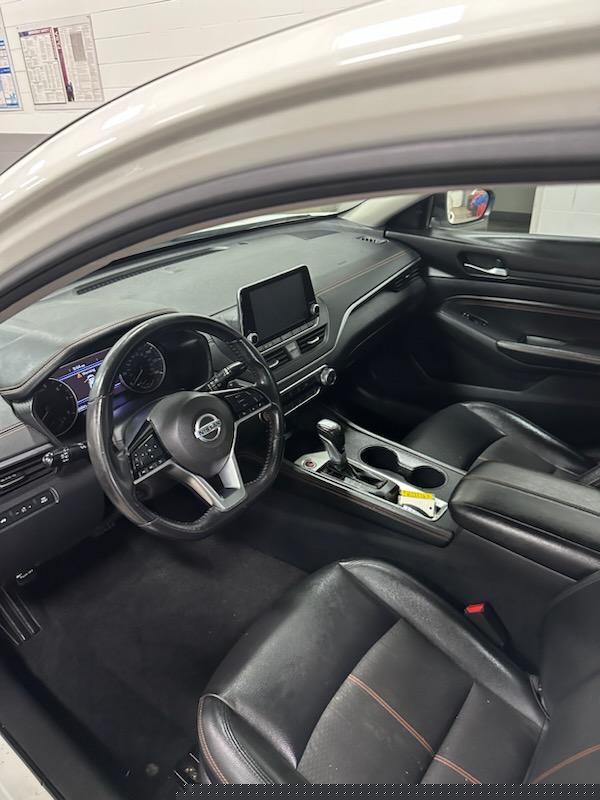 2019 Nissan Altima 2.5 SR photo 2