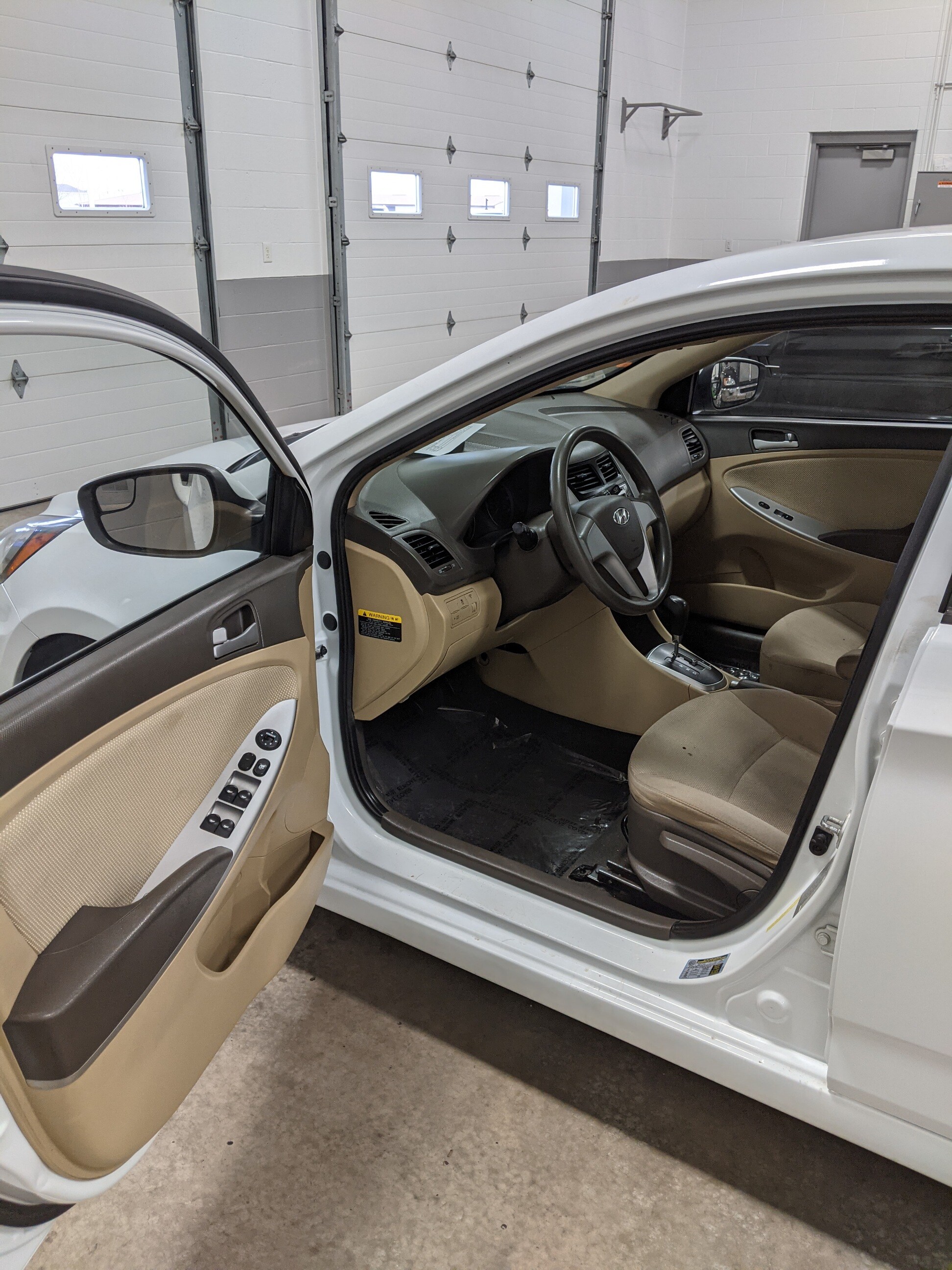 2014 Hyundai Accent GLS photo 4