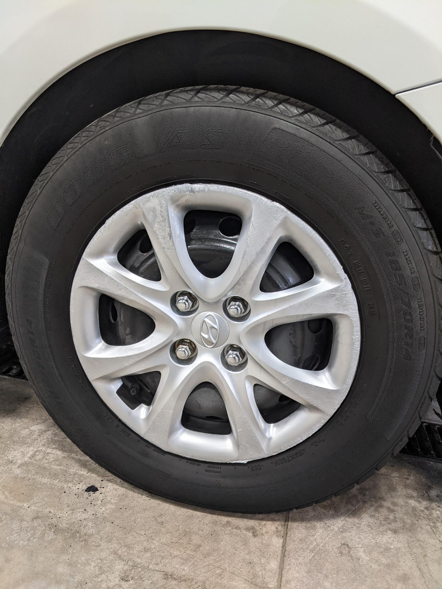 2014 Hyundai Accent GLS photo 2