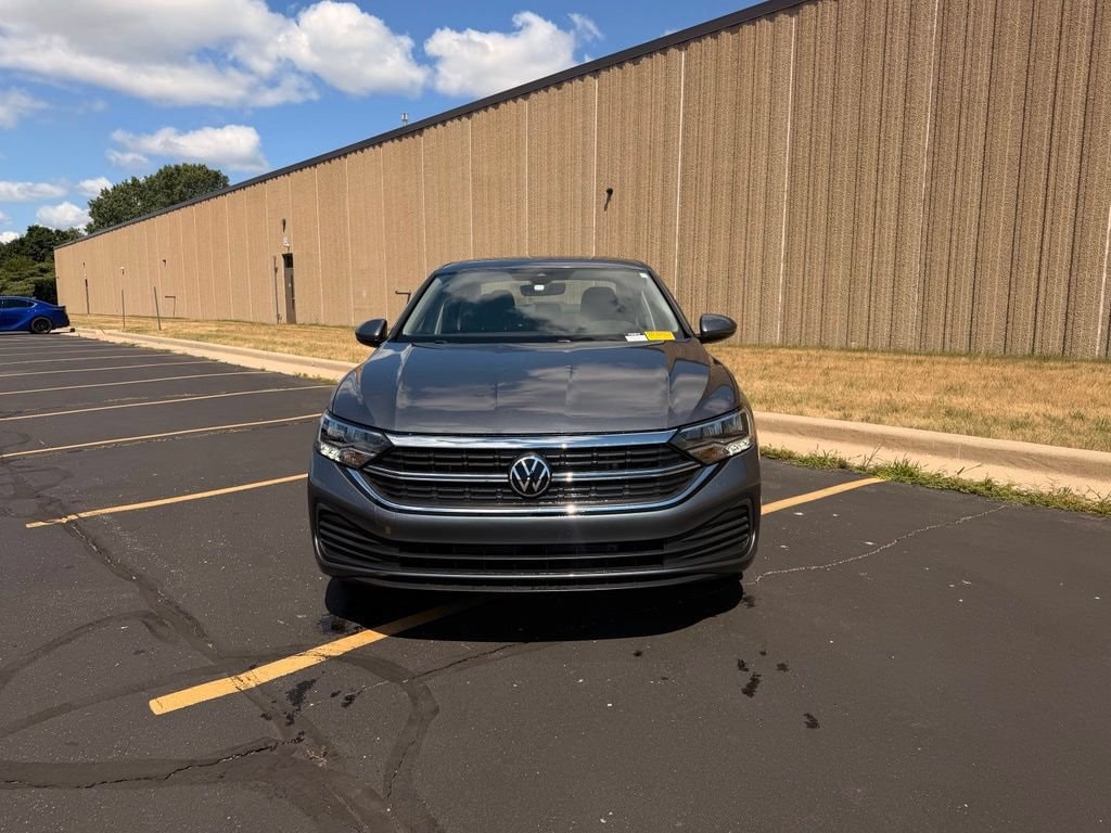 Used 2024 Volkswagen Jetta 1.5T SE Sedan