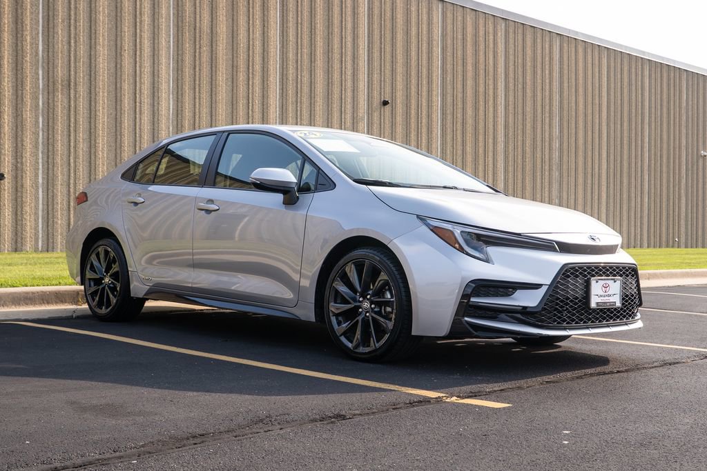 2024 Toyota Corolla Hybrid SE photo 2