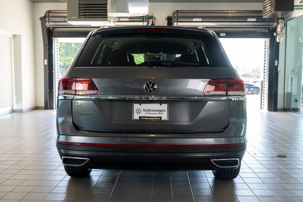 2022 Volkswagen Atlas SE photo 2