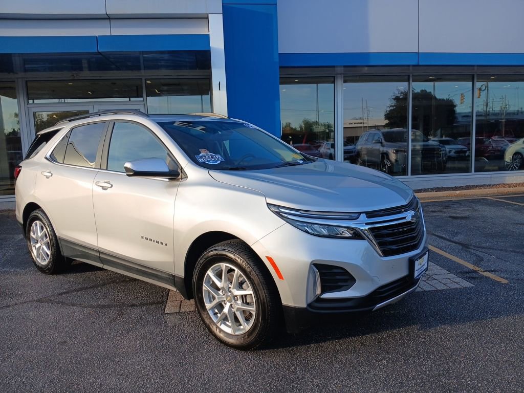 2022 Chevrolet Equinox LT photo 3