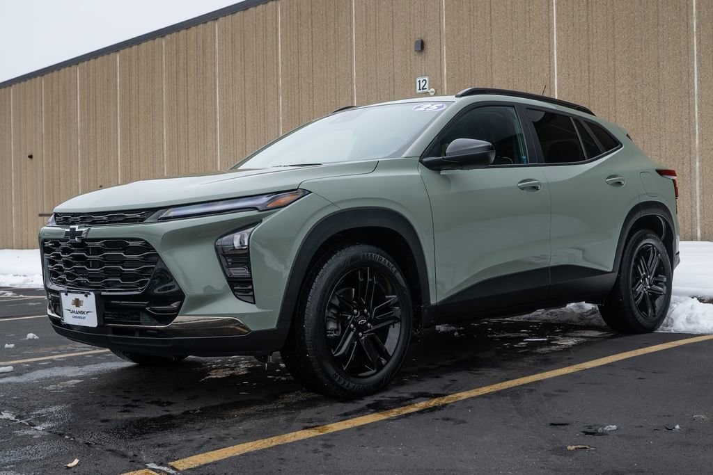 Used 2025 Chevrolet Trax Activ SUV