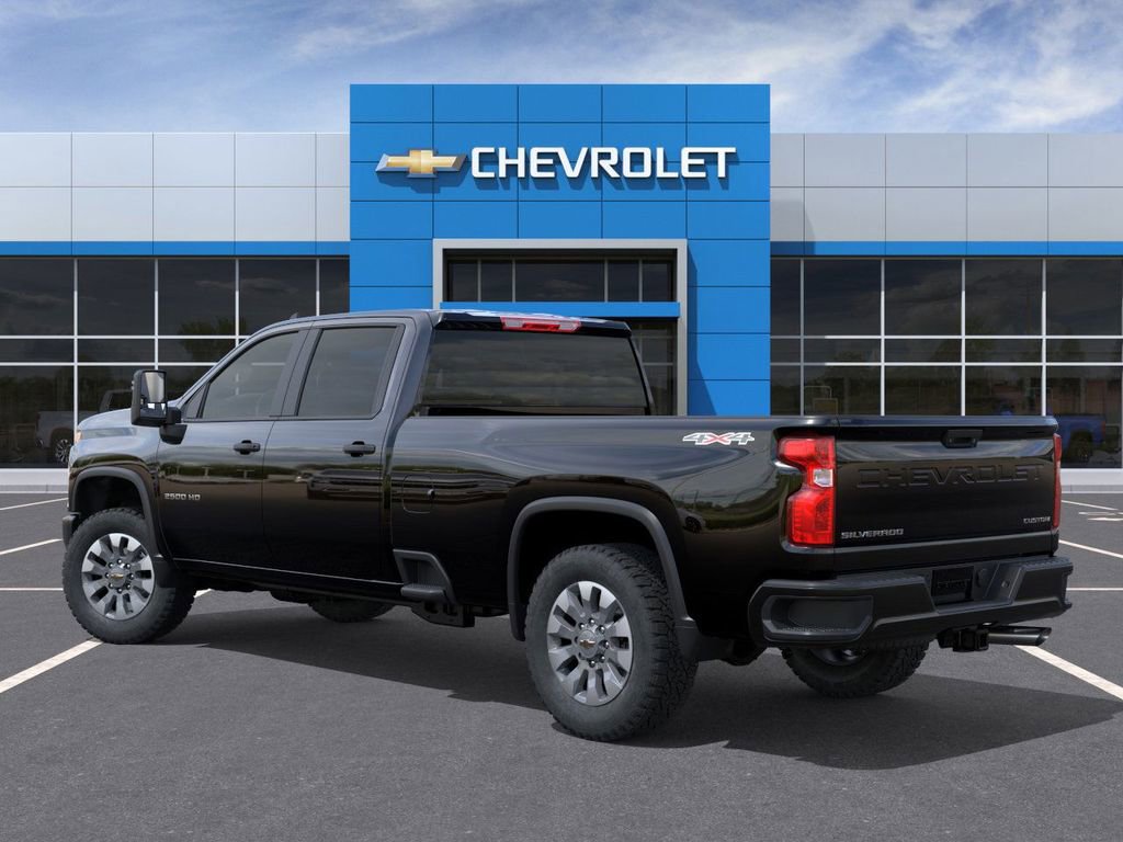 2026 Chevrolet Silverado 2500HD Custom photo 3