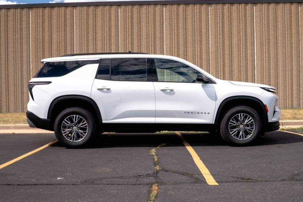 2026 Chevrolet Traverse LT - Photo 16