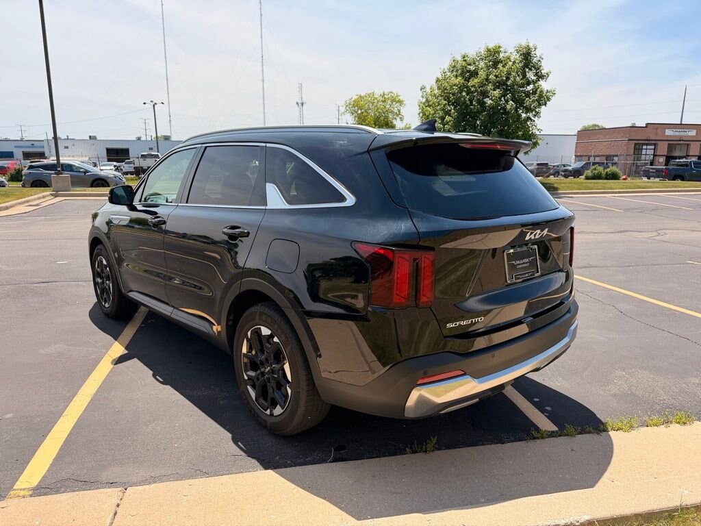 Used 2024 Kia Sorento S
