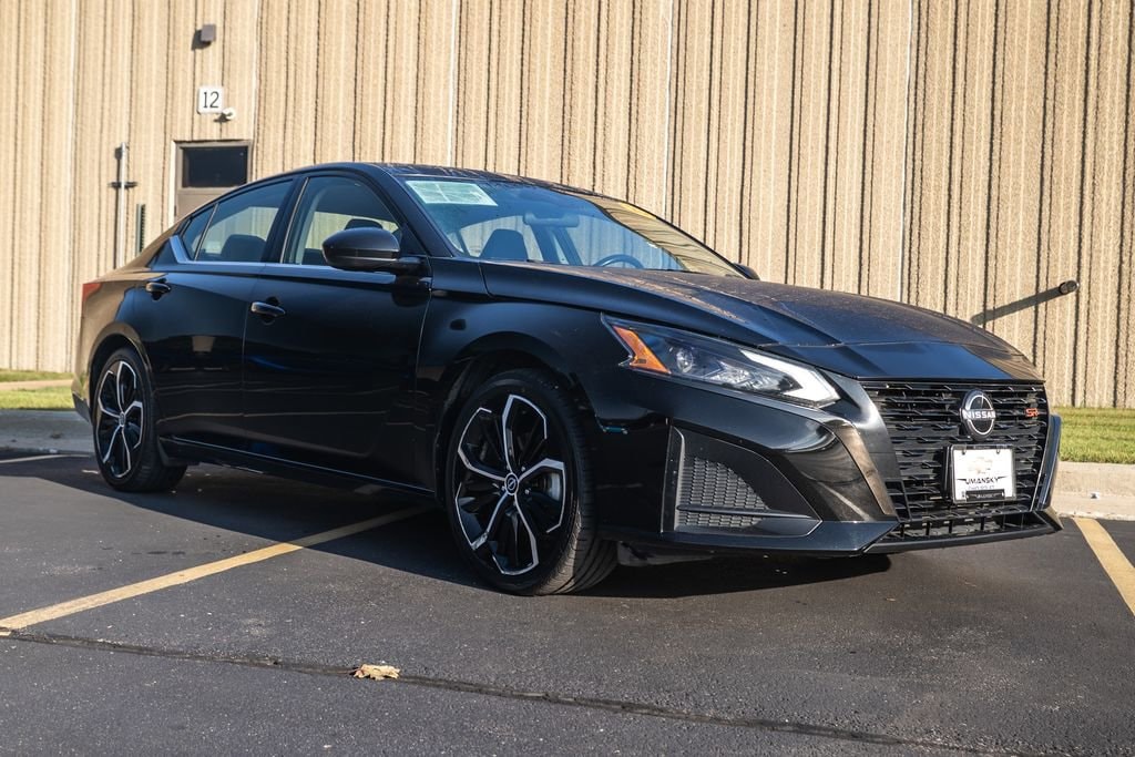 Used 2023 Nissan Altima SR FWD Sedan