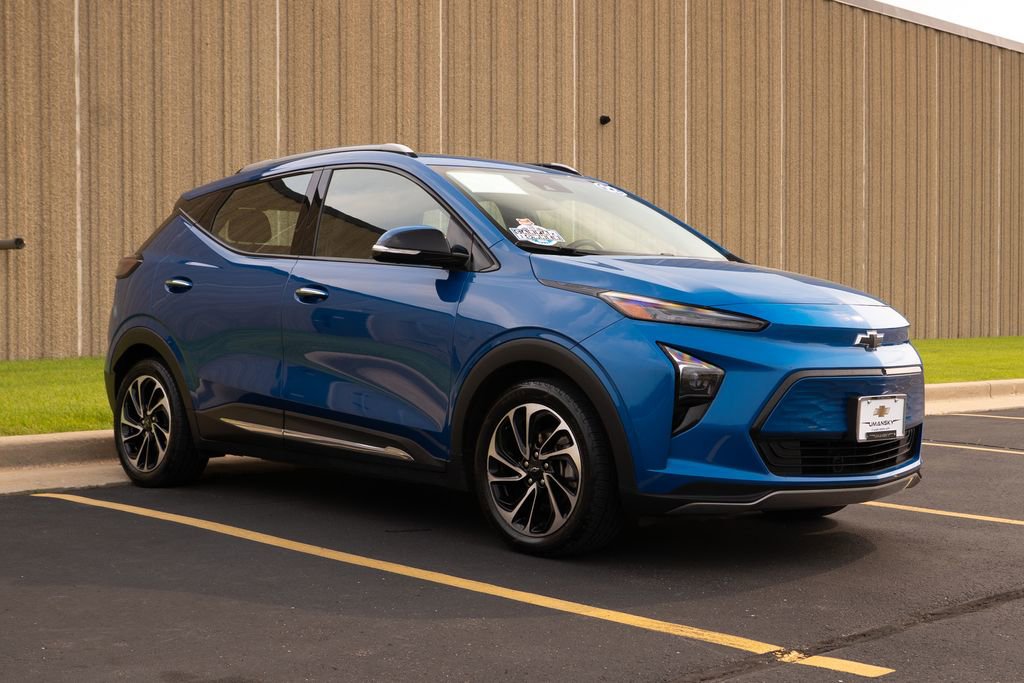 Certified 2022 Chevrolet Bolt EUV Premier with VIN 1G1FZ6S04N4116990 for sale in Glendale, WI