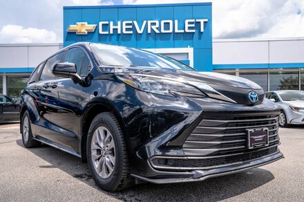 2024 Toyota Sienna LE Minivan