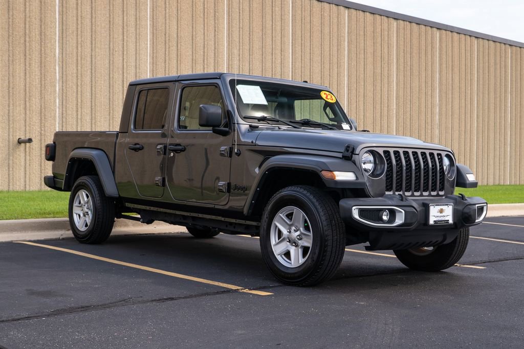 2023 Jeep Gladiator Sport S photo 2