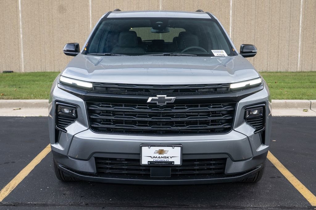 2026 Chevrolet Traverse 1LT photo 2