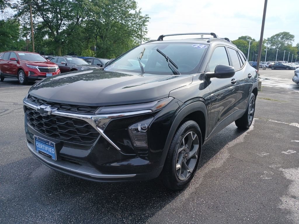 2024 Chevrolet Trax LT photo 3