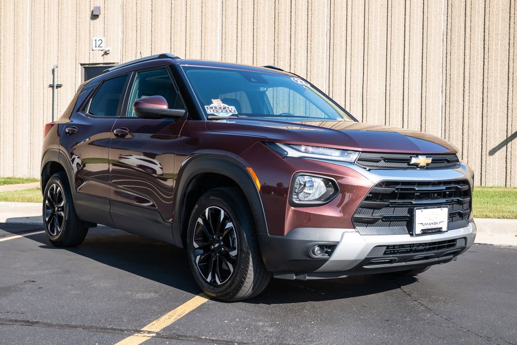2022 Chevrolet Trailblazer LT photo 2
