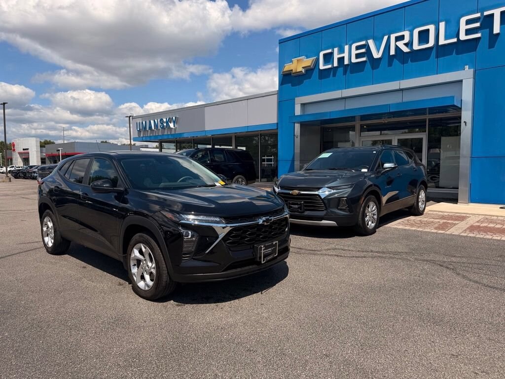 Used 2025 Chevrolet Trax LS SUV