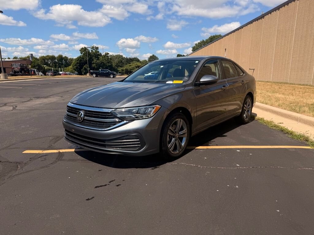 Used 2024 Volkswagen Jetta 1.5T SE Sedan